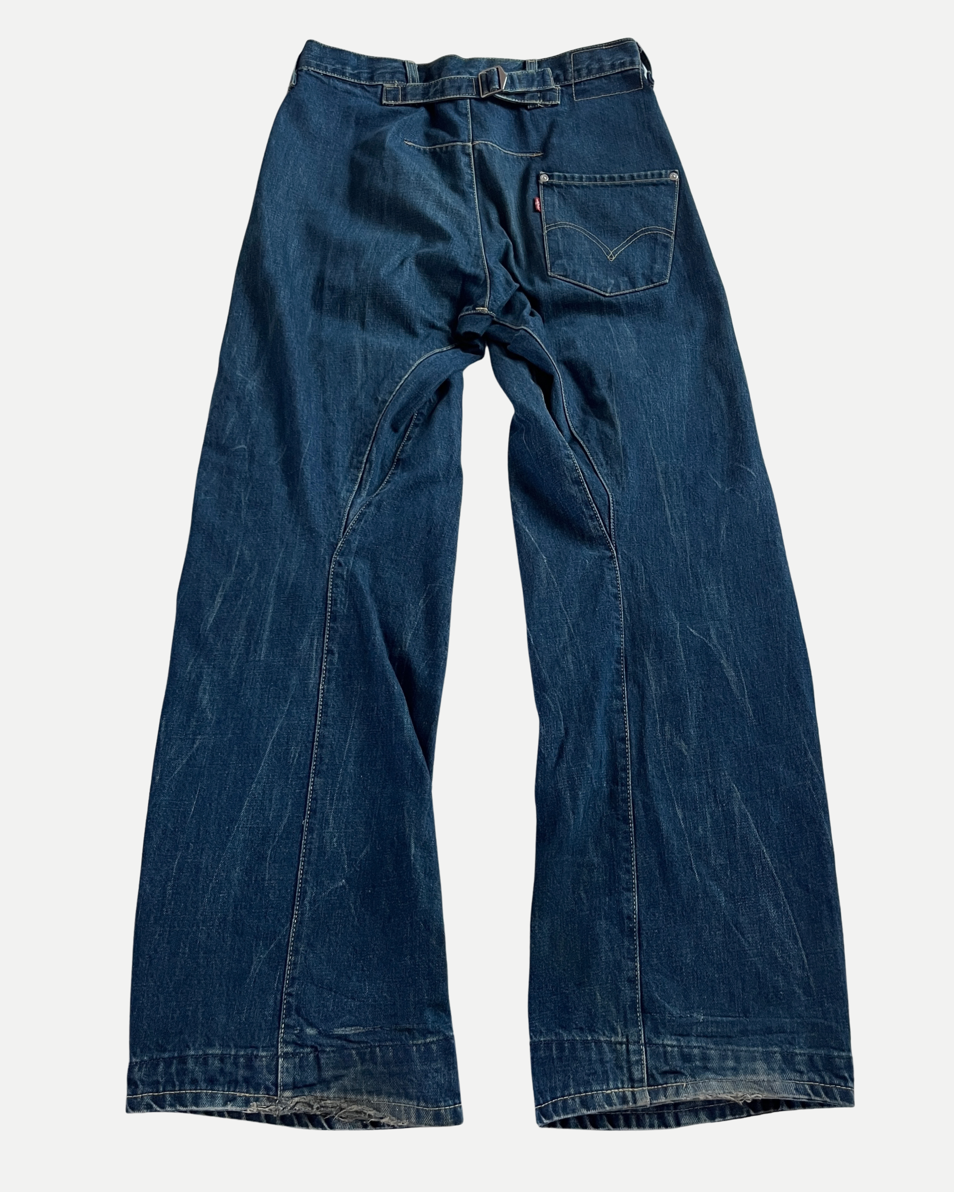 Levi's Engineered buckle jeans ☆size 32 x 34 – Knoxx
