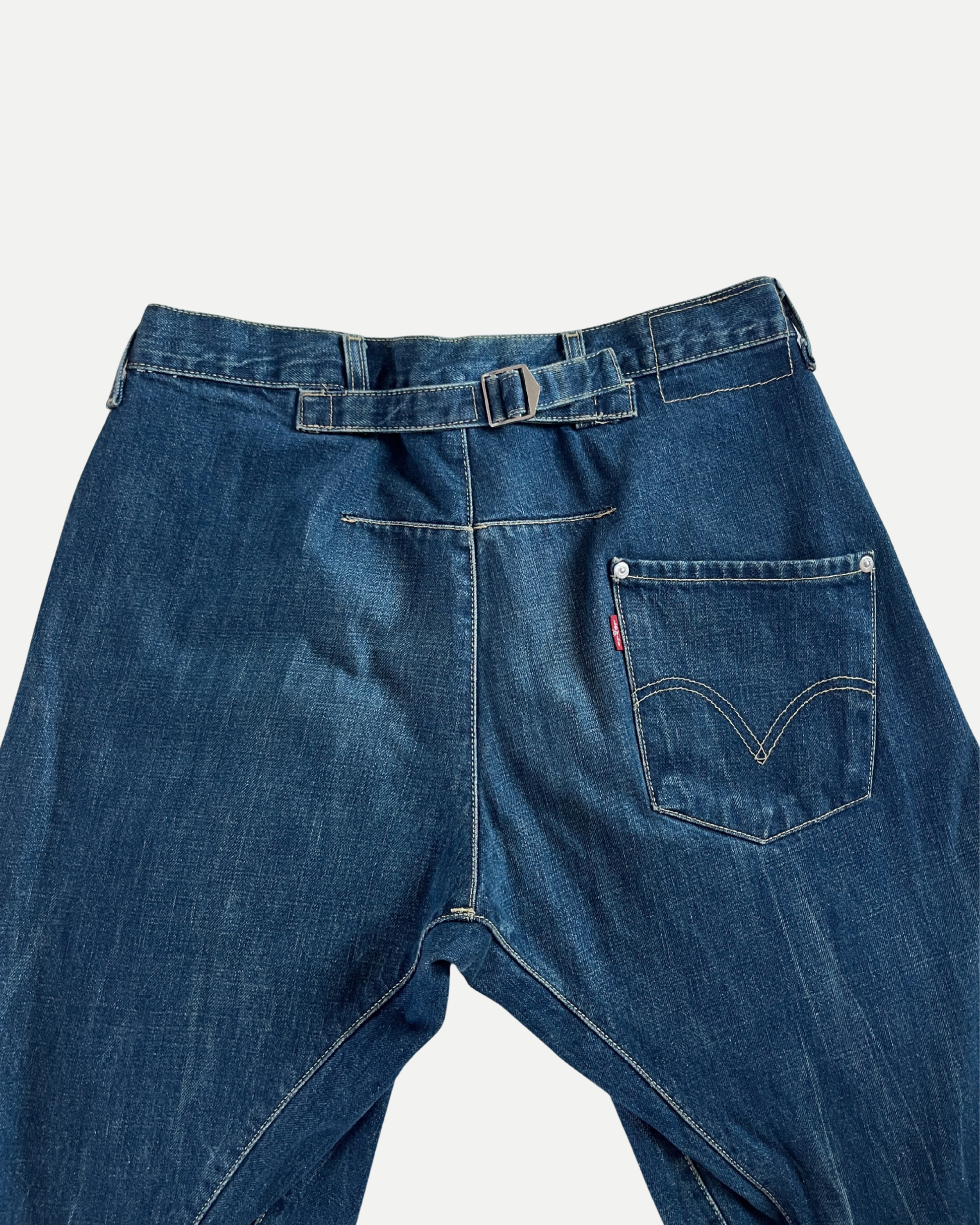 Levi's Engineered buckle jeans ☆size 32 x 34 – Knoxx